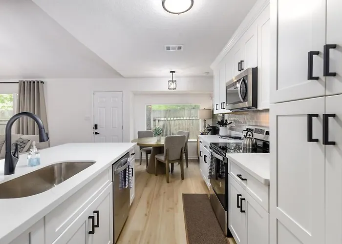 Holiday home Comfortable Poker House Near Kalahari & Dell Diamond Round Rock