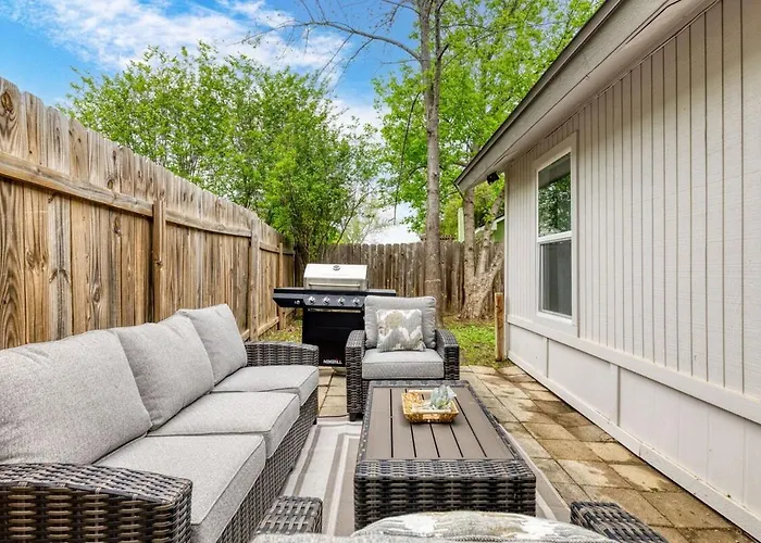 Comfortable Poker House Near Kalahari & Dell Diamond Round Rock